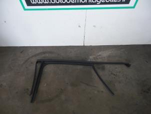 Gebruikte Deurrubber 4Deurs rechts-achter Mercedes A-Klasse Prijs € 30,00 Margeregeling aangeboden door Autodemontagebedrijf Otte