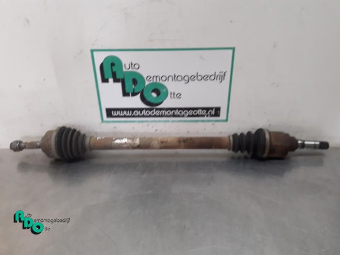Gebruikte Steekas rechts-voor Peugeot 207/207+ (WA/WC/WM) 1.4 16V VTi Prijs € 30,00 Margeregeling aangeboden door Autodemontagebedrijf Otte