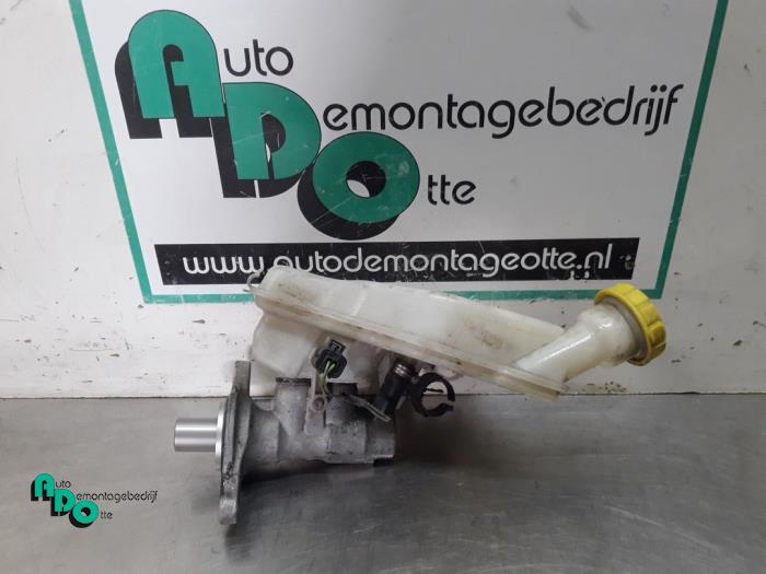 Gebruikte Hoofdremcilinder Peugeot 207/207+ (WA/WC/WM) 1.4 16V VTi Prijs € 25,00 Margeregeling aangeboden door Autodemontagebedrijf Otte