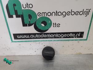 Gebruikte Oliedop Mercedes Sprinter 3t (903) 308 CDI 16V Ch.Cab. Prijs € 5,00 Margeregeling aangeboden door Autodemontagebedrijf Otte