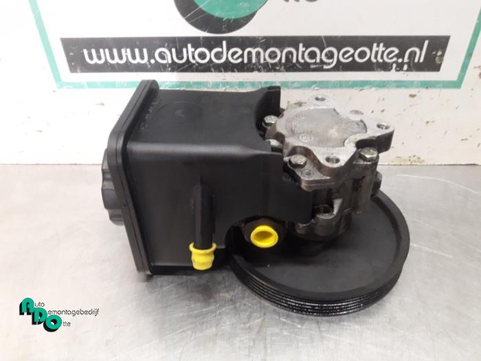 Gebruikte Pomp Servo BMW 3 serie (E46/4) 320d 16V Prijs € 25,00 Margeregeling aangeboden door Autodemontagebedrijf Otte