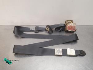 Gebruikte Veiligheidsgordel rechts-achter Toyota Yaris (P1) 1.3 16V VVT-i Prijs € 15,00 Margeregeling aangeboden door Autodemontagebedrijf Otte