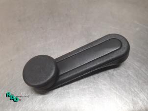 Gebruikte Raamslinger Toyota Corolla (E12) 1.4 16V VVT-i Prijs € 5,00 Margeregeling aangeboden door Autodemontagebedrijf Otte