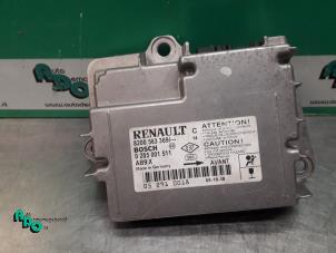 Gebruikte Airbag Module Renault Clio III (BR/CR) 1.4 16V Prijs € 25,00 Margeregeling aangeboden door Autodemontagebedrijf Otte