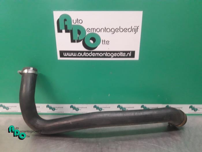 Gebruikte Intercooler Slang Nissan Interstar (X70) 2.5 dCi 16V Prijs € 20,00 Margeregeling aangeboden door Autodemontagebedrijf Otte