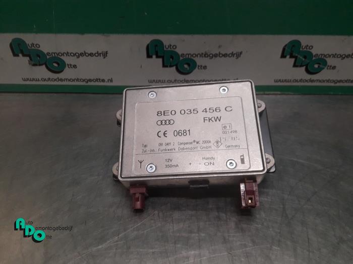 Gebruikte Telefoon Module Audi A4 Avant (B7) 2.0 20V Prijs € 15,00 Margeregeling aangeboden door Autodemontagebedrijf Otte