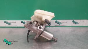 Gebruikte Hoofdremcilinder Audi A4 Avant (B7) 2.0 20V Prijs € 25,00 Margeregeling aangeboden door Autodemontagebedrijf Otte