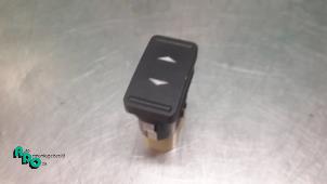 Gebruikte Ruit schakelaar elektrisch Ford Focus 2 Wagon 1.8 TDCi 16V Prijs € 10,00 Margeregeling aangeboden door Autodemontagebedrijf Otte