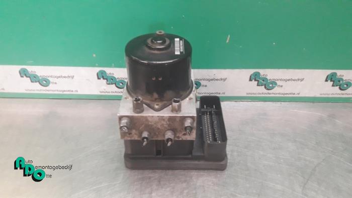 Gebruikte ABS Pomp Mazda 5 (CR19) 2.0i 16V Prijs € 40,00 Margeregeling aangeboden door Autodemontagebedrijf Otte