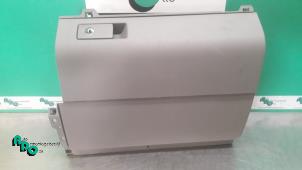 Gebruikte Dashboardkastje Volkswagen Touran (1T1/T2) 1.6 FSI 16V Prijs € 25,00 Margeregeling aangeboden door Autodemontagebedrijf Otte