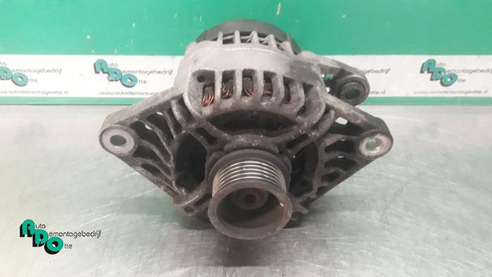 Dynamo van een Alfa Romeo 156 (932) 2.0 JTS 16V 2002