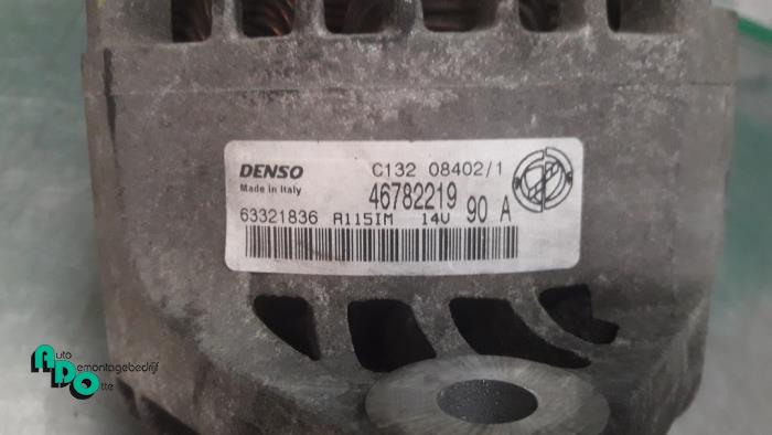 Dynamo van een Alfa Romeo 156 (932) 2.0 JTS 16V 2002