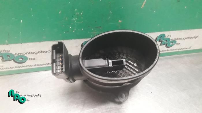 Luchtmassameter van een Citroën Berlingo 1.6 Hdi 75 16V Phase 1 2008