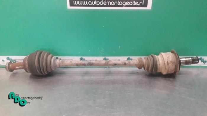 Gebruikte Aandrijfas links-achter Mercedes Vito (639.6) 2.2 111 CDI 16V Prijs € 40,00 Margeregeling aangeboden door Autodemontagebedrijf Otte