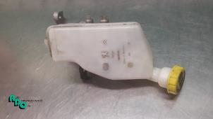 Gebruikte Hoofdremcilinder Peugeot 207/207+ (WA/WC/WM) 1.4 16V VTi Prijs € 25,00 Margeregeling aangeboden door Autodemontagebedrijf Otte