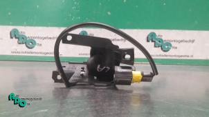 Gebruikte Schakelaar Peugeot 207 CC (WB) 1.6 16V Prijs € 50,00 Margeregeling aangeboden door Autodemontagebedrijf Otte