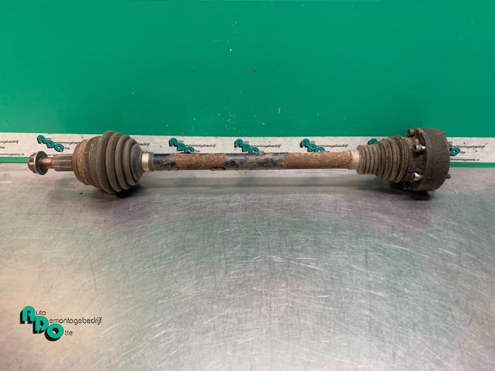 Gebruikte Aandrijfas links-achter Audi TT (8N3) 1.8 T 20V Quattro Prijs € 40,00 Margeregeling aangeboden door Autodemontagebedrijf Otte