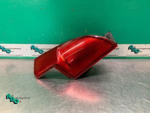 Gebruikte Reflector achterklep links Mercedes Vito (639.6) 2.2 111 CDI 16V Prijs € 15,00 Margeregeling aangeboden door Autodemontagebedrijf Otte