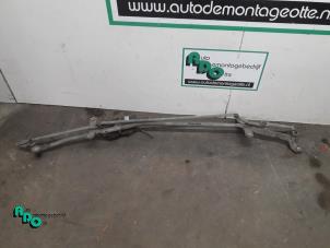 Gebruikte Ruitenwismotor + Mechaniek Mercedes Vito (639.6) 2.2 111 CDI 16V Prijs € 40,00 Margeregeling aangeboden door Autodemontagebedrijf Otte