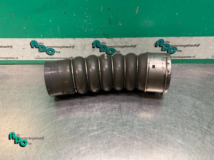 Gebruikte Intercooler Slang Renault Clio III (BR/CR) 1.5 dCi FAP Prijs € 10,00 Margeregeling aangeboden door Autodemontagebedrijf Otte