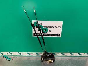 Gebruikte Deurslot Mechaniek 4Deurs rechts-voor Mitsubishi Colt (Z2/Z3) 1.3 16V Prijs € 15,00 Margeregeling aangeboden door Autodemontagebedrijf Otte