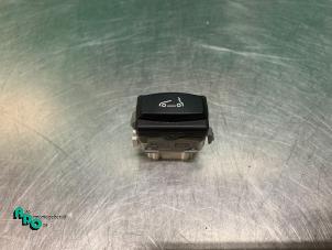 Gebruikte Cabriodak Bediening Renault Megane II CC (EM) 1.6 16V Prijs € 10,00 Margeregeling aangeboden door Autodemontagebedrijf Otte