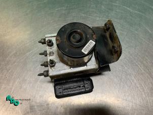 Gebruikte ABS Pomp Renault Twingo II (CN) 1.5 dCi 90 FAP Prijs € 50,00 Margeregeling aangeboden door Autodemontagebedrijf Otte