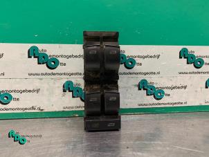 Gebruikte Elektrisch Raam Schakelaar Audi A3 (8L1) 1.8 20V Prijs € 20,00 Margeregeling aangeboden door Autodemontagebedrijf Otte
