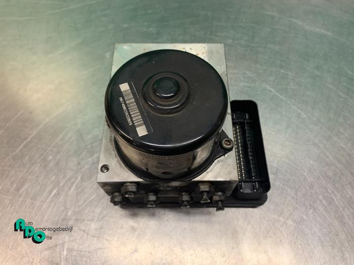 Gebruikte ABS Pomp Mercedes C Combi (S203) 2.2 C-220 CDI 16V Prijs € 80,00 Margeregeling aangeboden door Autodemontagebedrijf Otte