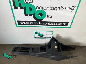 Gebruikte Middenconsoles Volkswagen Polo V (6R) 1.2 TDI 12V BlueMotion Prijs € 40,00 Margeregeling aangeboden door Autodemontagebedrijf Otte