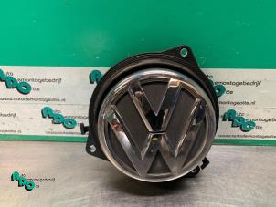 Gebruikte Handgreep Achterklep Volkswagen Polo V (6R) 1.2 TDI 12V BlueMotion Prijs € 15,00 Margeregeling aangeboden door Autodemontagebedrijf Otte