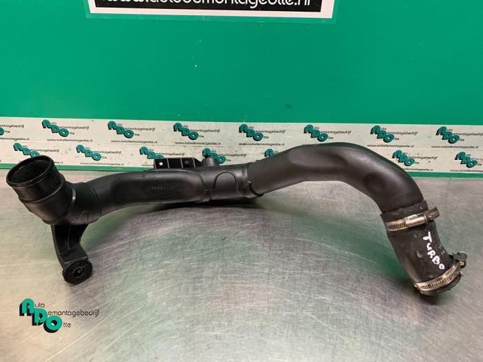 Gebruikte Intercooler Buis Volkswagen Polo V (6R) 1.2 TDI 12V BlueMotion Prijs € 40,00 Margeregeling aangeboden door Autodemontagebedrijf Otte