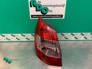 Gebruikte Achterlicht links Renault Scénic II (JM) 1.6 16V Prijs € 25,00 Margeregeling aangeboden door Autodemontagebedrijf Otte