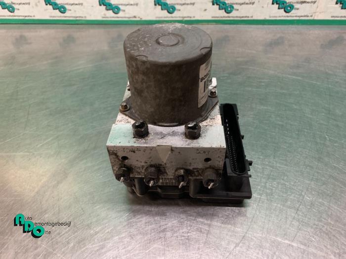 Gebruikte ABS Pomp Fiat Punto II (188) 1.4 16V Prijs € 30,00 Margeregeling aangeboden door Autodemontagebedrijf Otte