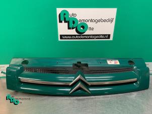 Gebruikte Grille Citroen Berlingo 2.0 HDi Prijs € 30,00 Margeregeling aangeboden door Autodemontagebedrijf Otte