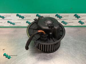 Gebruikte Kachel Ventilatiemotor Volkswagen Jetta III (1K2) 2.0 16V FSI Prijs € 40,00 Margeregeling aangeboden door Autodemontagebedrijf Otte