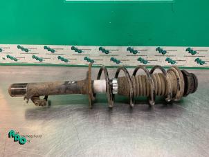 Gebruikte Mac Phersonpoot rechts-voor Peugeot 107 1.0 12V Prijs € 15,00 Margeregeling aangeboden door Autodemontagebedrijf Otte