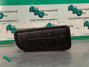 Gebruikte Mistlamp Schakelaar Peugeot Bipper (AA) 1.4 HDi Prijs € 20,00 Margeregeling aangeboden door Autodemontagebedrijf Otte