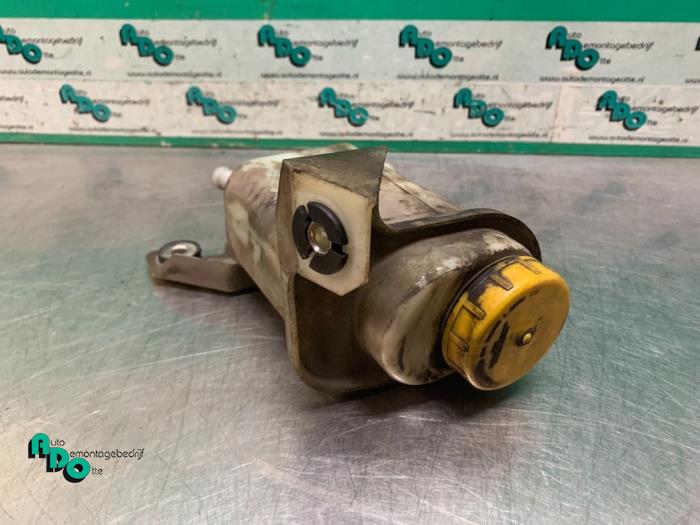 Gebruikte Servo Oliereservoir Fiat Fiorino (225) 1.3 JTD 16V Multijet Prijs € 15,00 Margeregeling aangeboden door Autodemontagebedrijf Otte