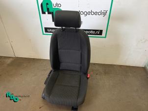 Gebruikte Voorstoel rechts Audi A6 (C6) 2.4 V6 24V Prijs € 50,00 Margeregeling aangeboden door Autodemontagebedrijf Otte
