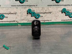 Gebruikte Schakelaar Koplamp Ihv Mercedes Sprinter 3,5t (906.63) 313 CDI 16V Prijs € 12,10 Inclusief btw aangeboden door Autodemontagebedrijf Otte