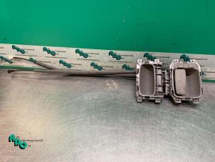 Gebruikte Handgreep Mercedes Sprinter 3,5t (906.63) 313 CDI 16V Prijs € 30,25 Inclusief btw aangeboden door Autodemontagebedrijf Otte