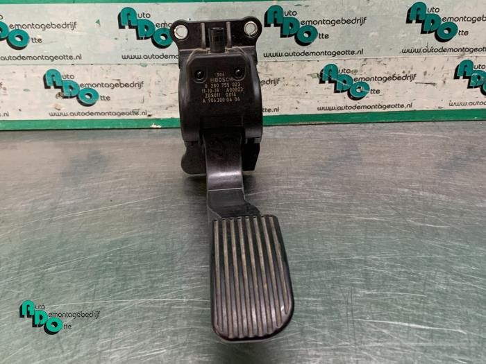 Gebruikte Sensor Gaspedaalpositie Mercedes Sprinter 3,5t (906.63) 313 CDI 16V Prijs € 30,25 Inclusief btw aangeboden door Autodemontagebedrijf Otte