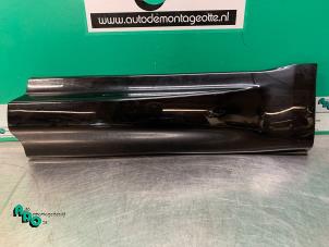 Gebruikte Sideskirt links Landrover Range Rover Sport L494 Prijs € 75,00 Margeregeling aangeboden door Autodemontagebedrijf Otte