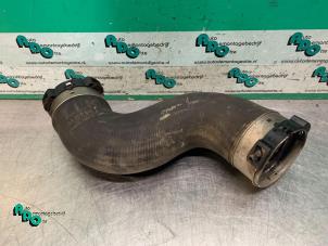 Gebruikte Intercooler Slang Mercedes Sprinter 3,5t (906.63) 313 CDI 16V Prijs € 30,25 Inclusief btw aangeboden door Autodemontagebedrijf Otte