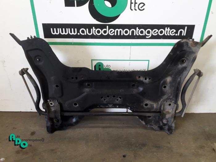 Gebruikte Subframe Peugeot 308 (4A/C) 1.6 HDiF 16V Prijs € 85,00 Margeregeling aangeboden door Autodemontagebedrijf Otte