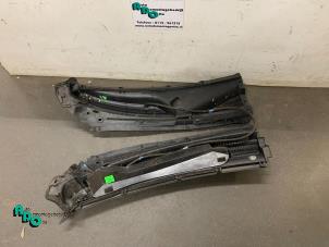 Gebruikte Paravan Peugeot 107 1.0 12V Prijs € 10,00 Margeregeling aangeboden door Autodemontagebedrijf Otte