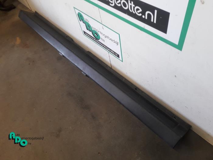 Bumperdeel midden-achter van een Peugeot Boxer (U9) 2.2 HDi 110 Euro 5 2015