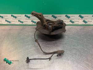 Gebruikte Fusee links-voor Suzuki Swift (ZA/ZC/ZD1/2/3/9) 1.3 VVT 16V Prijs € 25,00 Margeregeling aangeboden door Autodemontagebedrijf Otte