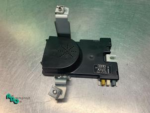 Gebruikte Antenne Versterker Audi A3 Sportback (8PA) 2.0 TDI DPF Prijs € 15,00 Margeregeling aangeboden door Autodemontagebedrijf Otte